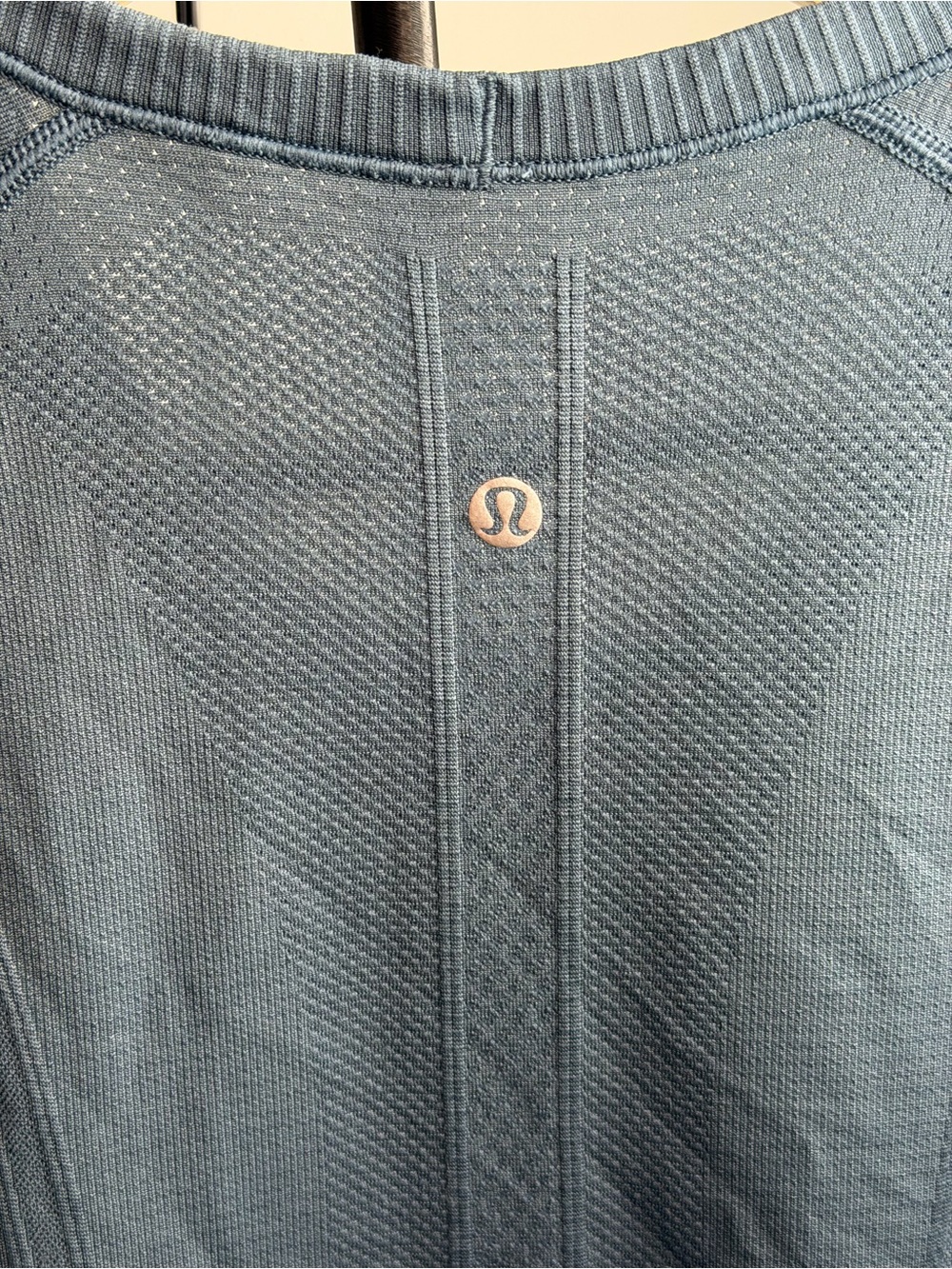 lululemon Swiftly Tech de manga corta
Talla 8, azul - Picture 4 of 6